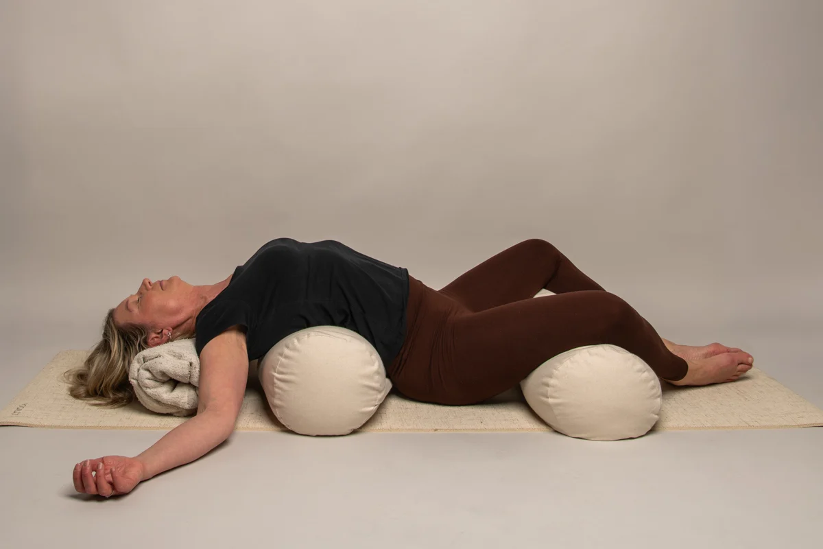 Yogaposition Bakåtfjärilen – Yoga i Umeå med Anna Lindberg